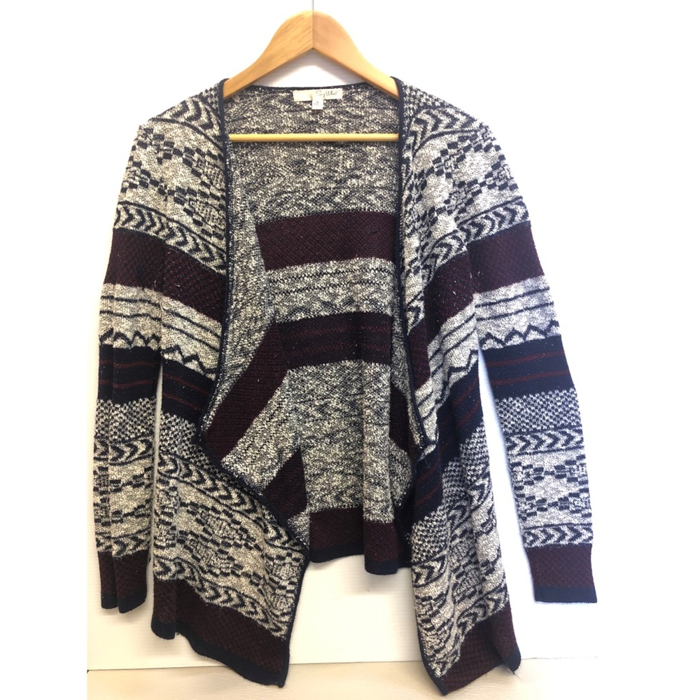 🌞Patterned black & White sweater, size medium